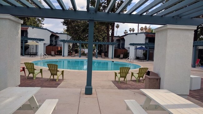 Building Photo - Convenient Livermore 1bd/1ba Ground Floor Condo- Available in April