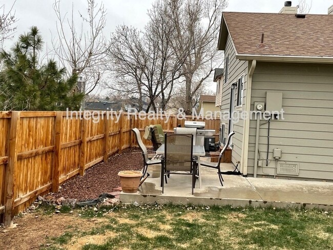 Building Photo - 475 E Chiswick Cir