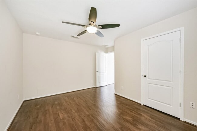 Building Photo - 2601 Hewn Rock Way