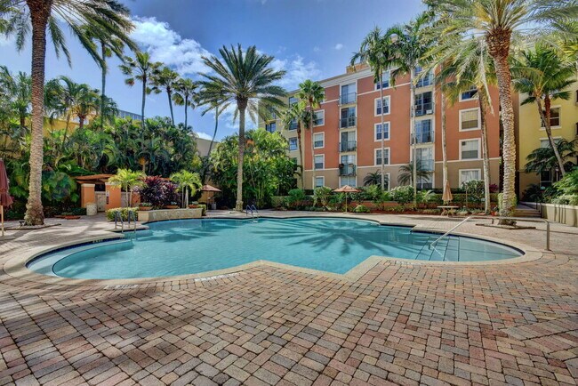 Building Photo - 720 S Sapodilla Ave