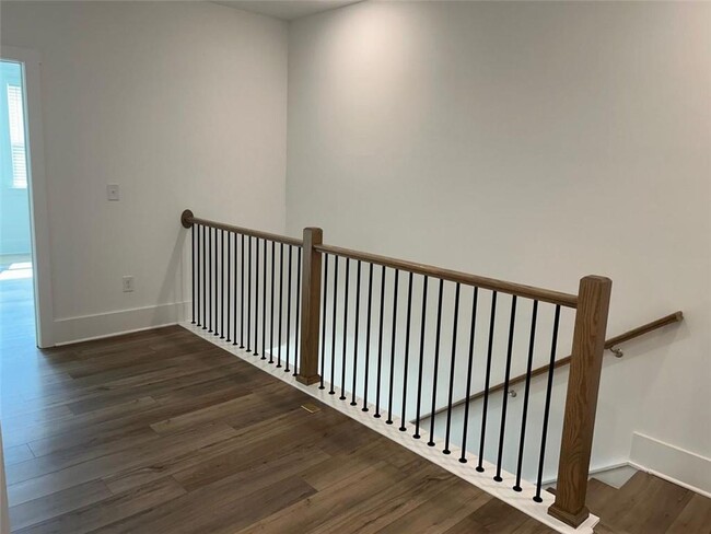 Building Photo - 1582 Driggs Dr NW
