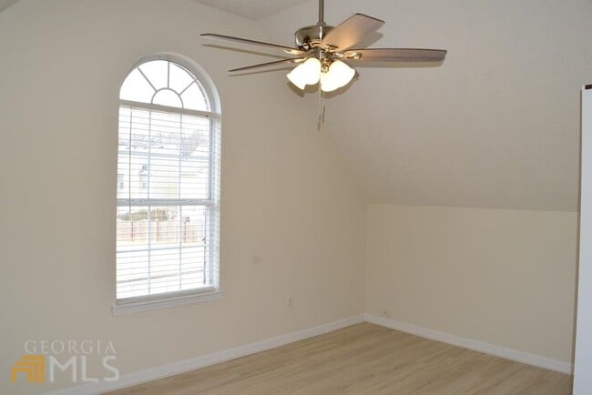 Building Photo - 43 Churchill Park Dr