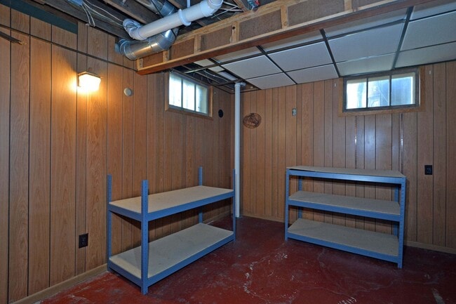 Building Photo - Beautiful 3-Bed 2-Bath Home Available In N...