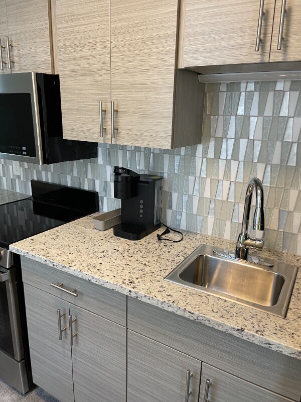 Building Photo - 1417 W9th St