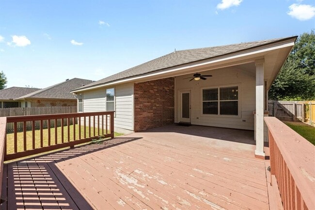 Building Photo - 10409 Yellowstone Dr