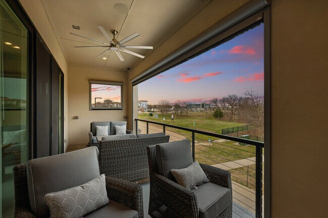 Building Photo - 428 Highwood Trl