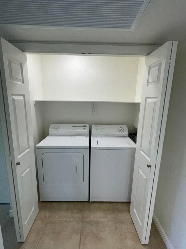 Building Photo - 43376 Cook St