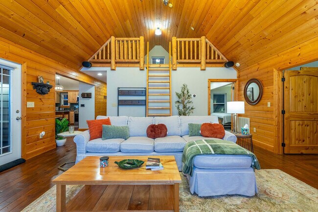 Building Photo - 629 Cherry Hill Dr