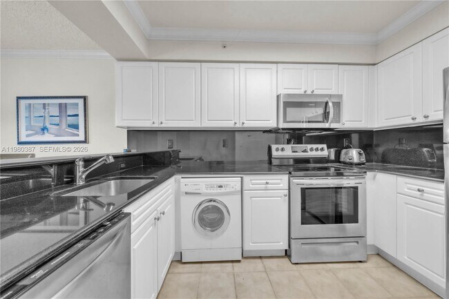 Building Photo - 2501 S Ocean Dr