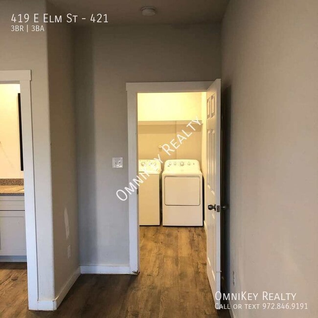 Building Photo - 419 E Elm St