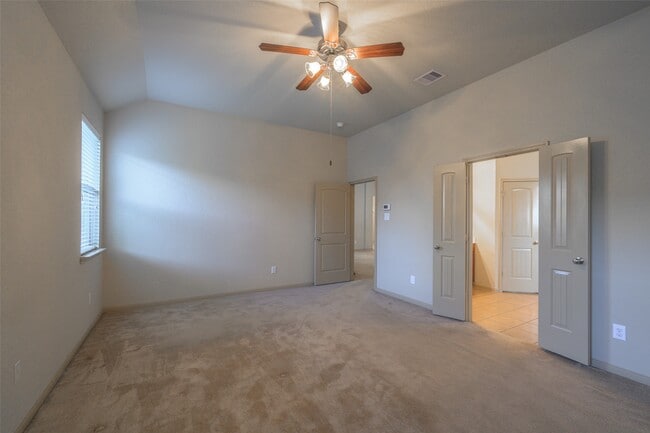 Building Photo - 12805 Shady Springs Dr