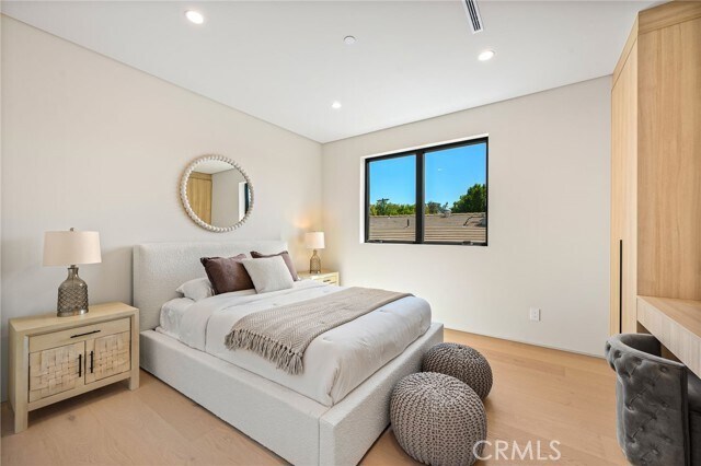 Building Photo - 16728 Morrison St