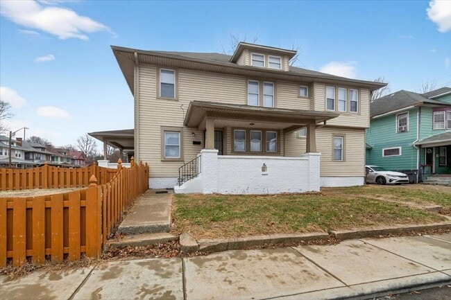 Building Photo - 636 E 34th St