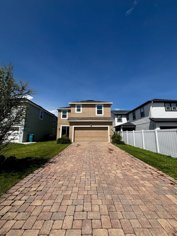 Building Photo - 8554 Tallfield Ave