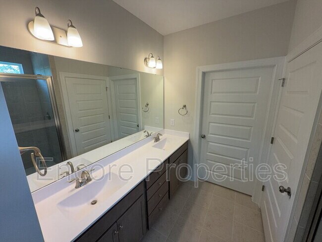 Building Photo - 135 Little Gem Ln