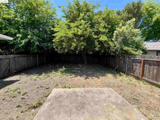 Building Photo - 3619 De Ovan Ave