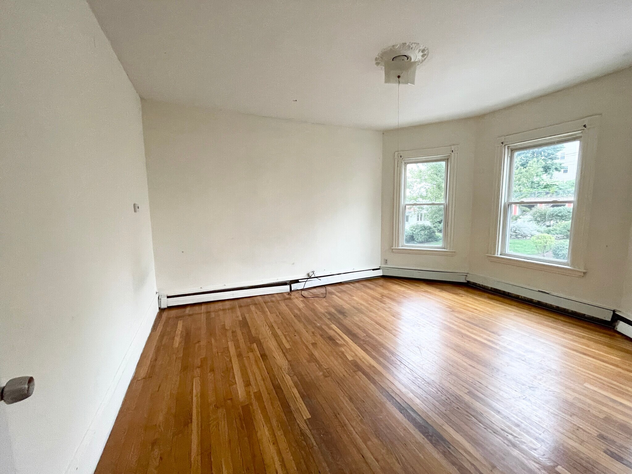 Building Photo - 61 Hillside St