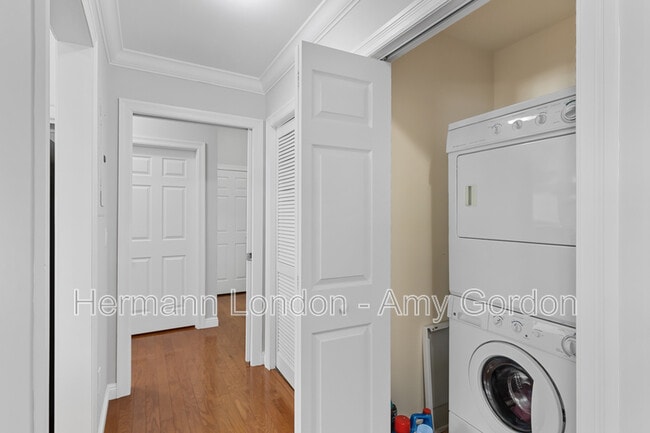 Building Photo - 751 Windberry Ct