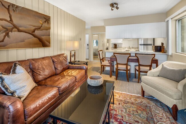 Building Photo - Downtown Furnished 1 Bed / 1 Bath Apartmen...