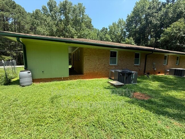 Building Photo - 727 Locust Ln