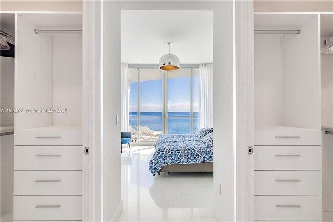 Building Photo - 16901 Collins Ave