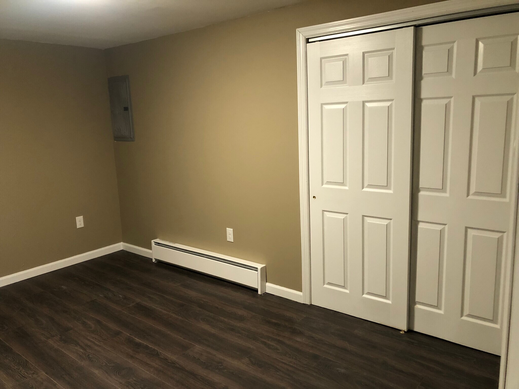 Building Photo - 355 S Hokendauqua Dr