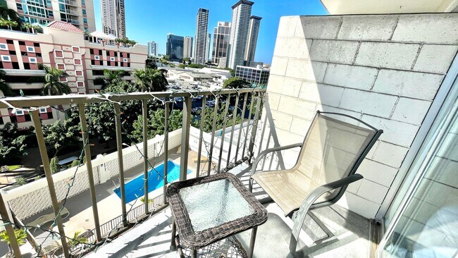 Building Photo - FULLY FURNISHED STUDIO IN KING MANOR! CLOS...