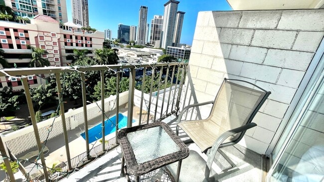 Building Photo - FULLY FURNISHED STUDIO IN KING MANOR! CLOSE TO STRAUB-WARD-KAPIOLANI