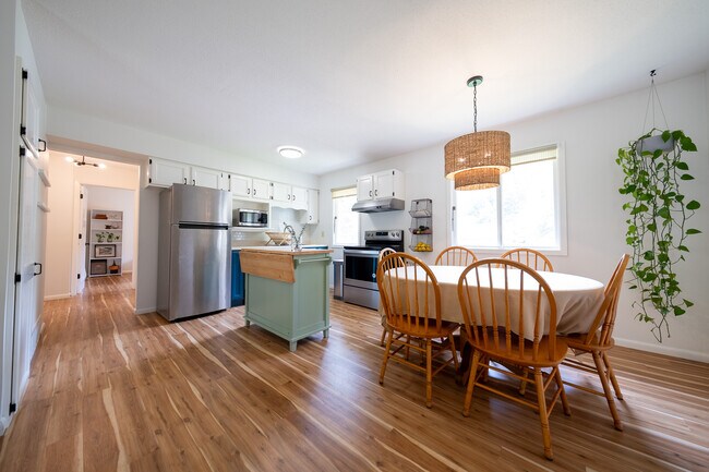 Building Photo - 13396 Everest Ave