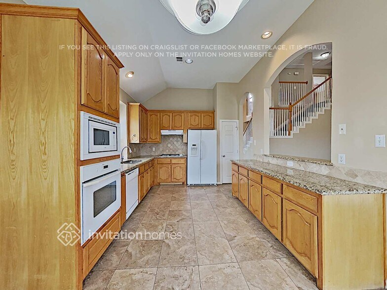 Building Photo - 1817 Fairfax Dr