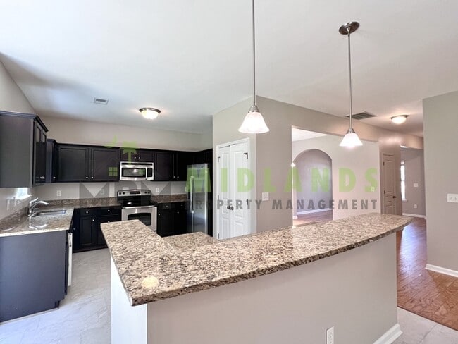Building Photo - 464 Edenhall Dr