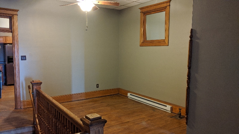 Building Photo - 127 1/2-38-32 E Main St