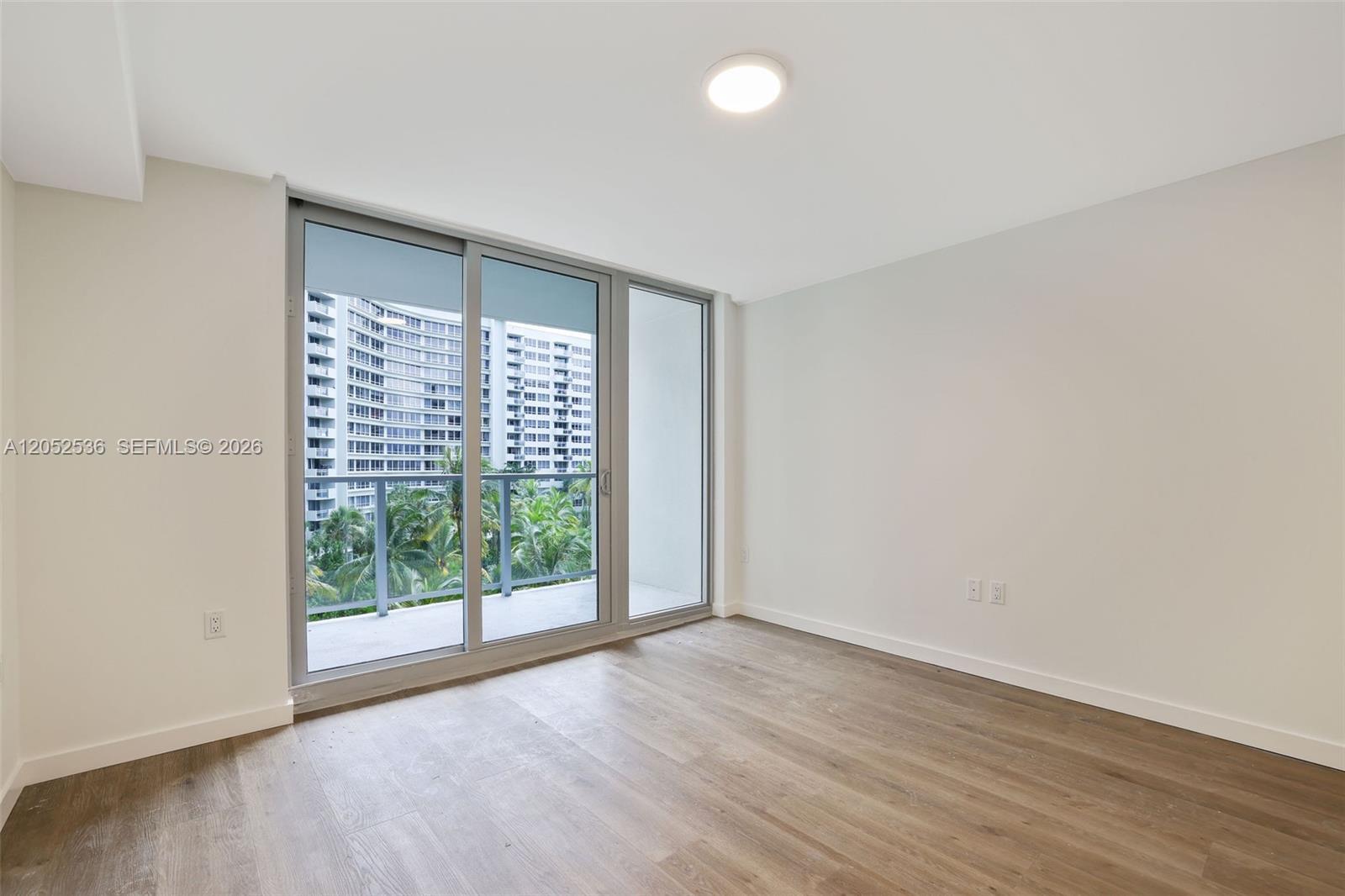 Building Photo - 1500 Bay Dr