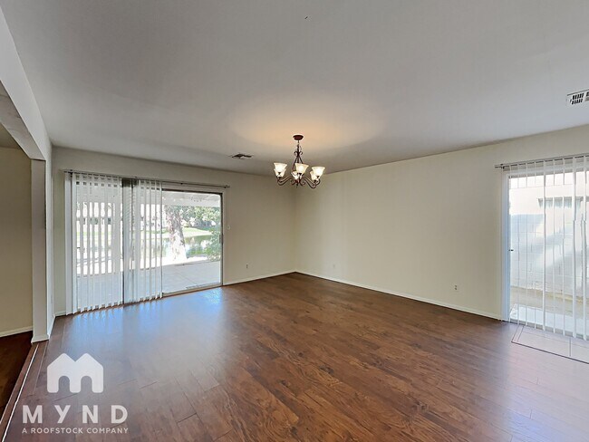 Building Photo - 2742 S Las Flores