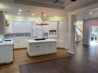 Building Photo - 12805 SE Spring Mountain Dr