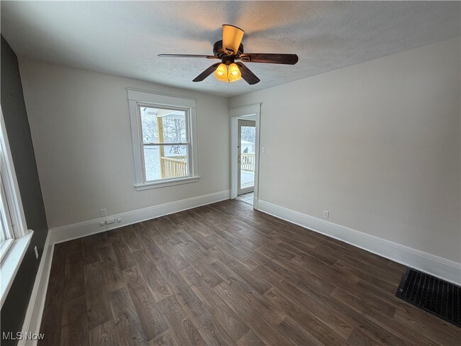 Building Photo - 443 S Union Ave