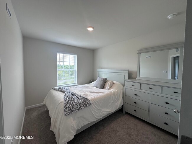 Building Photo - 248 Macoun Way