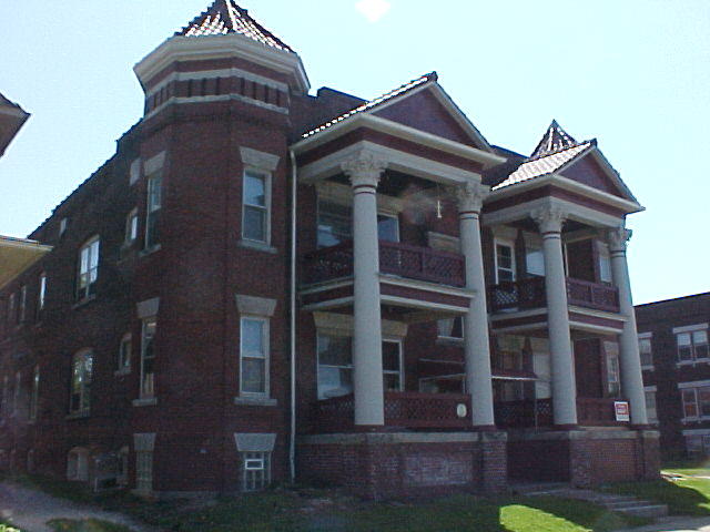 Building Photo 2 - King's Palace