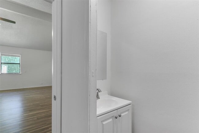 Building Photo - 2509 Sumac Ln