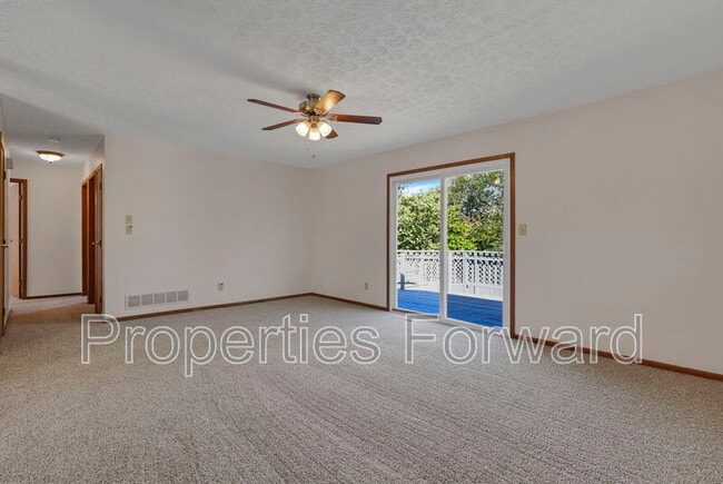 Building Photo - 2246 Shirlene Dr