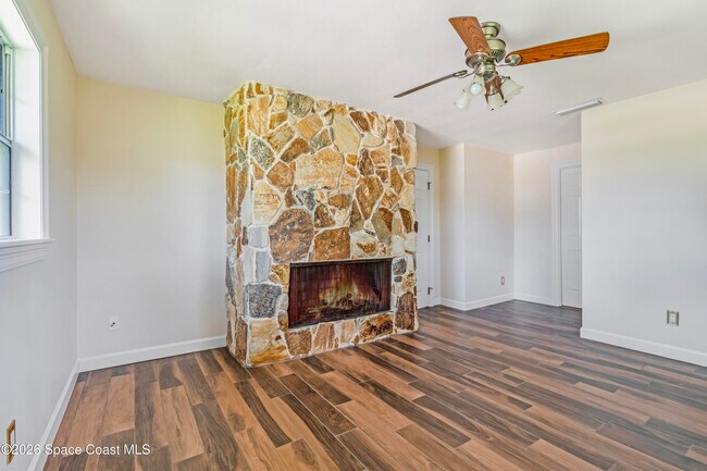 Building Photo - 317 Surf Dr