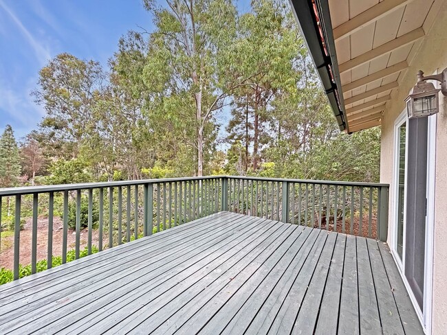 Building Photo - Beautiful 3BD/3BA Townhouse in Fashion Val...