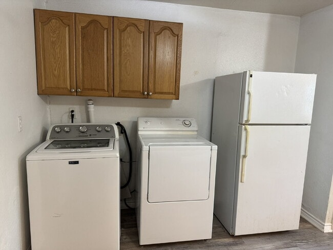 Building Photo - Charming 3 Bed, 1 Bath Home