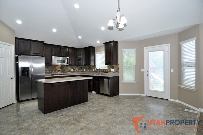 Building Photo - 6332 Spray Lake Dr