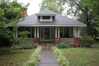 Building Photo - 664 Norwood St