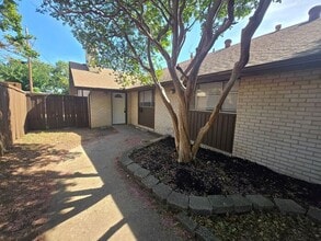 Building Photo - 3 Bedroom/2 Bathroom/1 Covered Parking Places - Remodeled