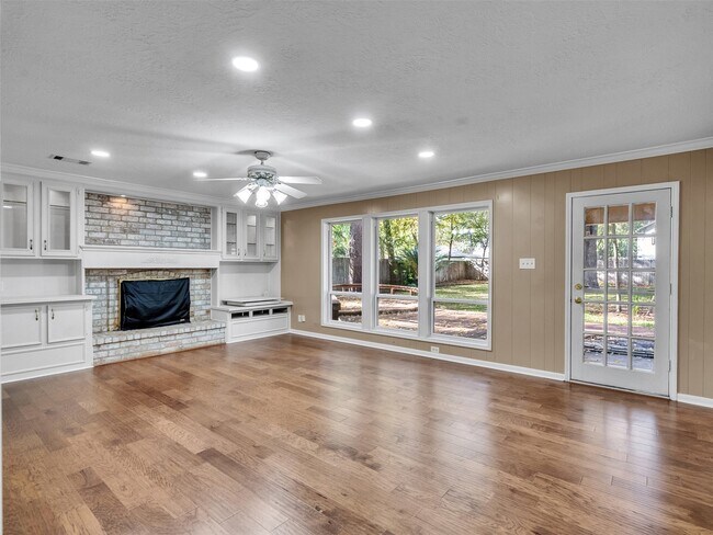 Building Photo - 6702 Moccasin Bend Dr