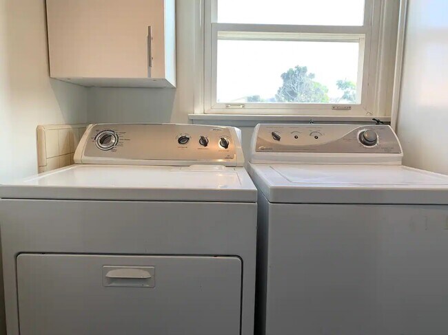 Washer and Dryer hook up - 520 S Inglewood Ave
