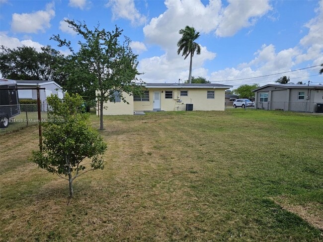 Building Photo - 1430 NW 10th St