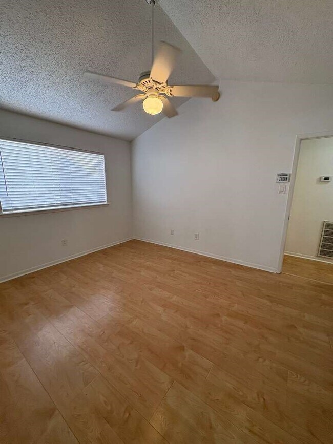 Building Photo - 4007 Issacks Way